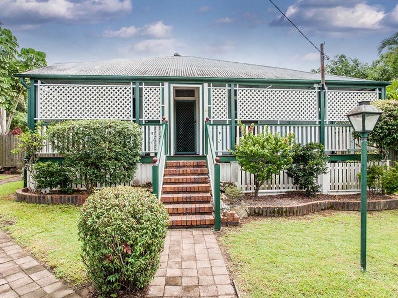26 Clare Rd, Kingston QLD 4114