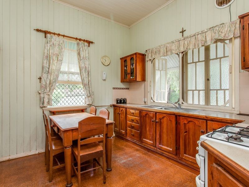 26 Clare Rd, Kingston QLD 4114