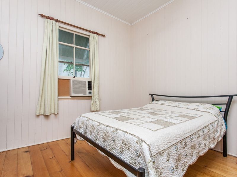 26 Clare Rd, Kingston QLD 4114