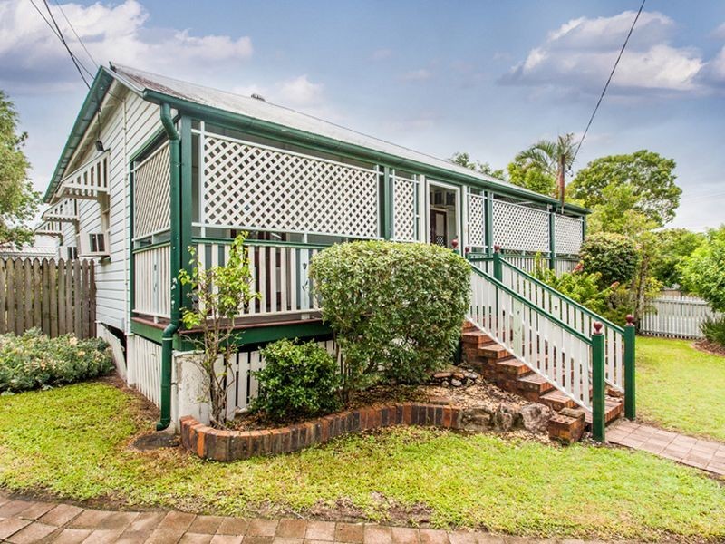 26 Clare Rd, Kingston QLD 4114