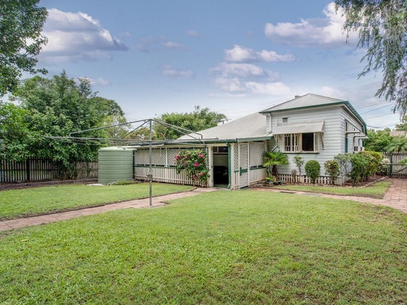 26 Clare Rd, Kingston QLD 4114