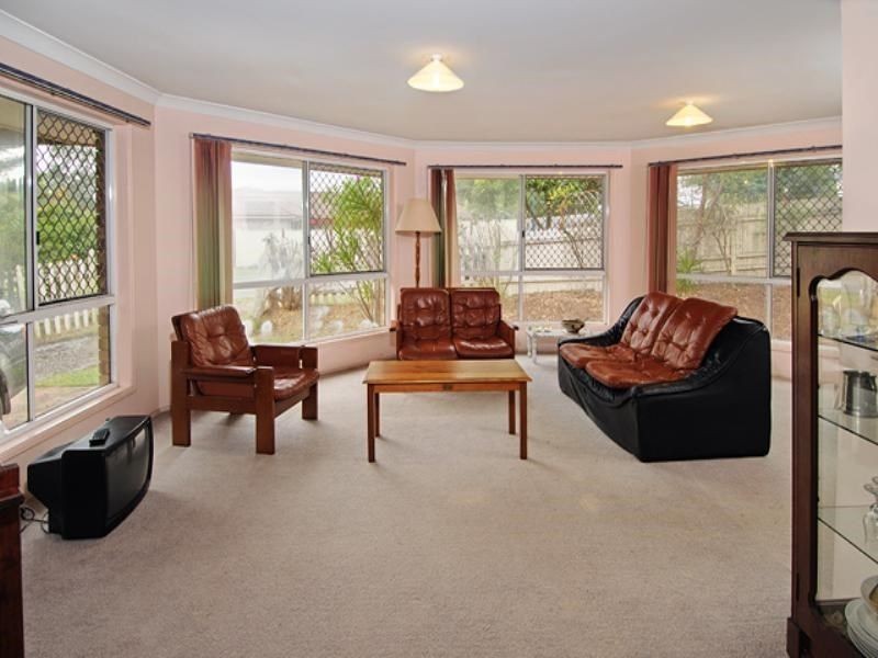 37 Appleyard Cres, Coopers Plains QLD 4108
