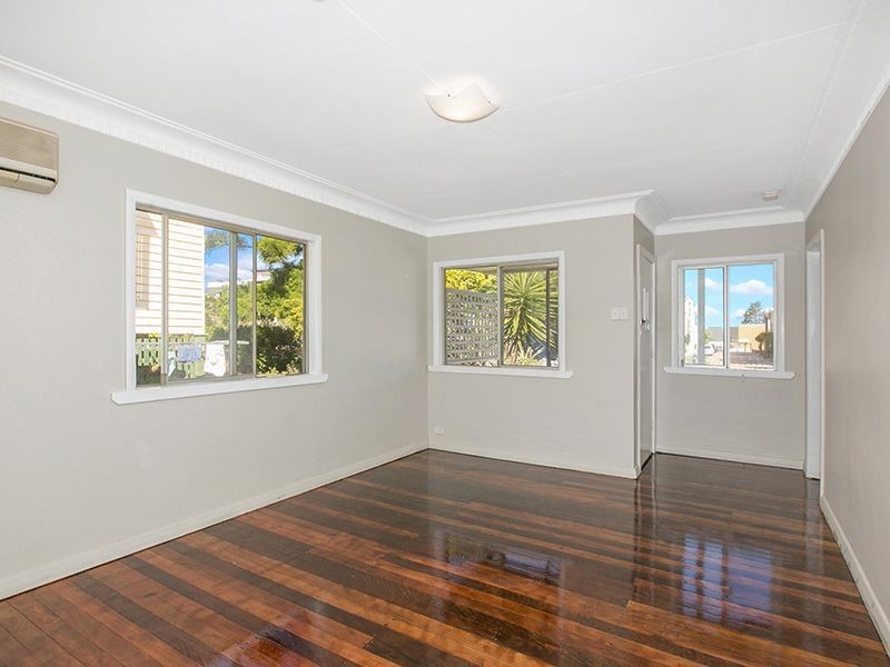 32 Hamilton Rd, Moorooka QLD 4105
