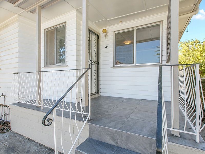 32 Hamilton Rd, Moorooka QLD 4105