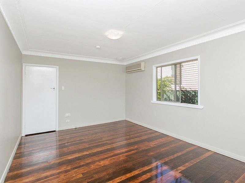 32 Hamilton Rd, Moorooka QLD 4105