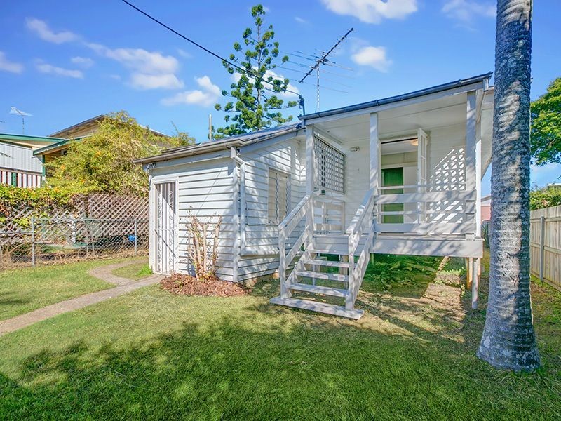 32 Hamilton Rd, Moorooka QLD 4105
