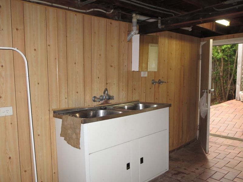 92 Pear St, Greenslopes QLD 4120