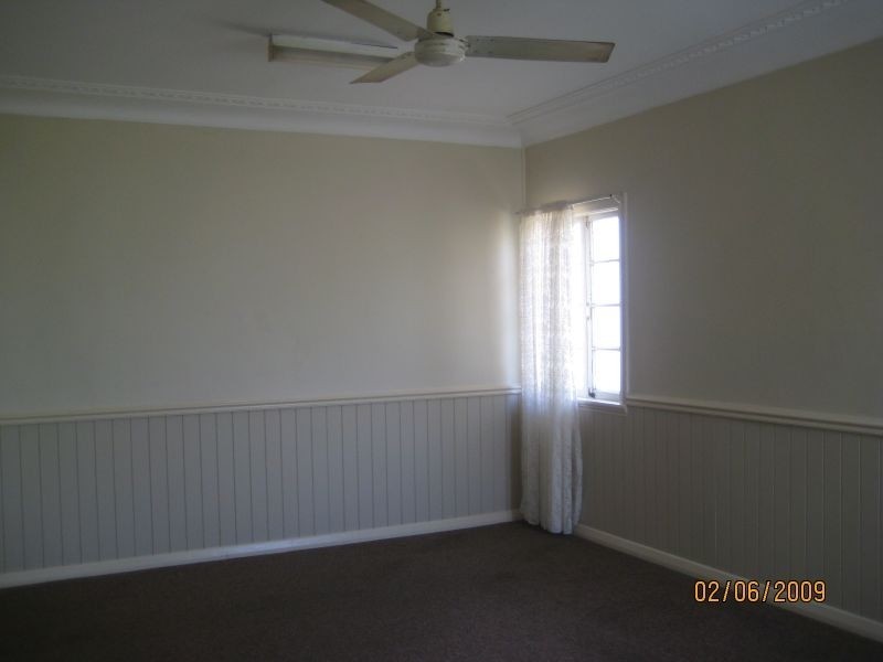 27 Dartmouth St, Coopers Plains QLD 4108