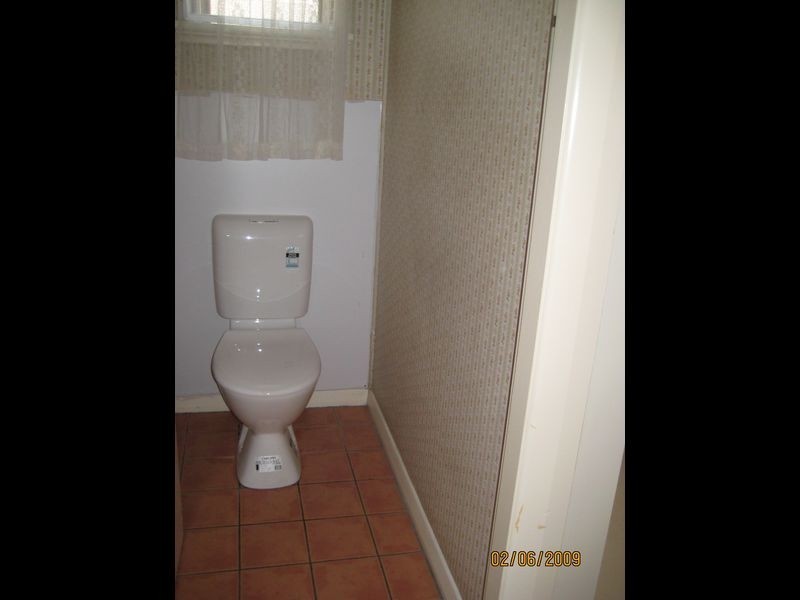 27 Dartmouth St, Coopers Plains QLD 4108