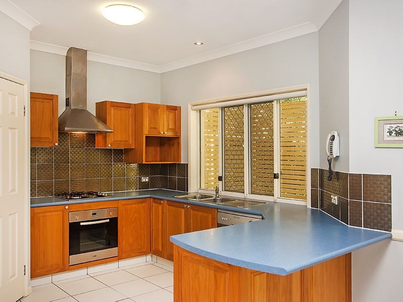 5 Marigold Cl, Springfield Lakes QLD 4300