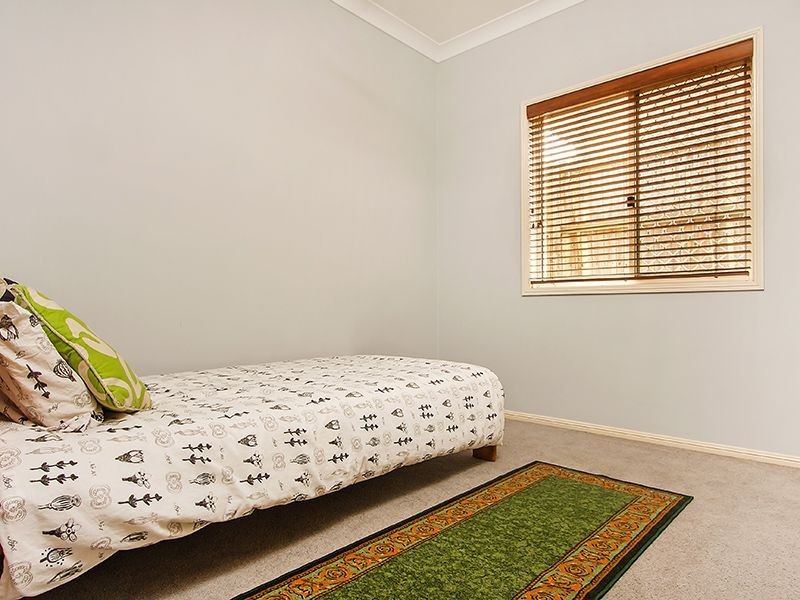 5 Marigold Cl, Springfield Lakes QLD 4300