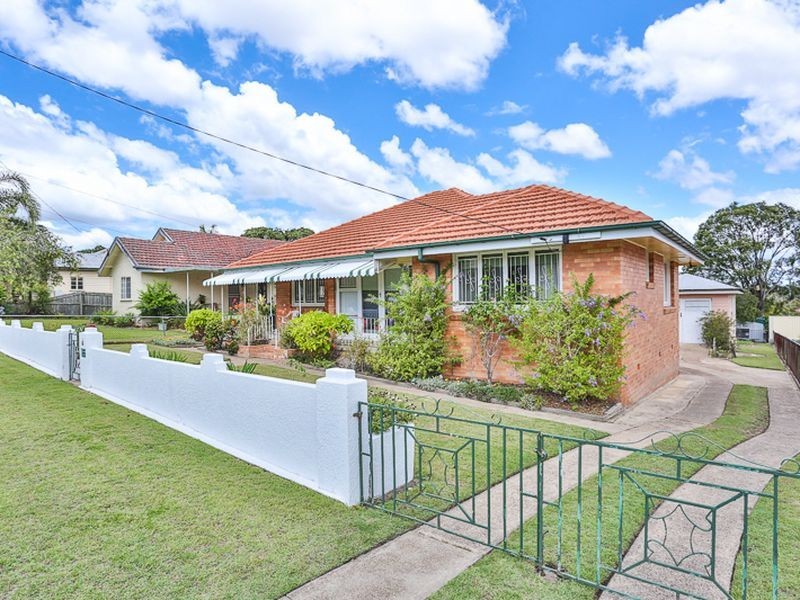 61 Nyleta St, Coopers Plains QLD 4108