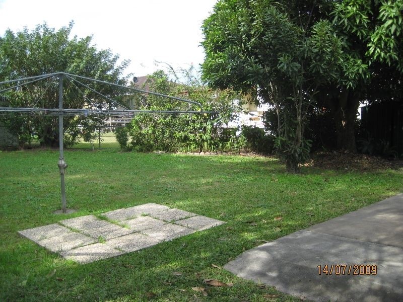 Room 2/335 Orange Grove Rd, Salisbury QLD 4107
