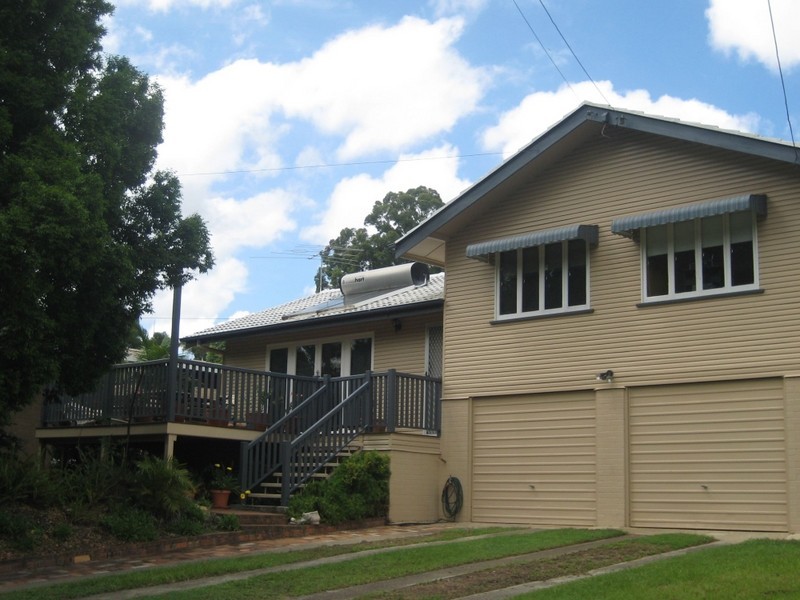 19 Ferrand Street, Tarragindi QLD 4121