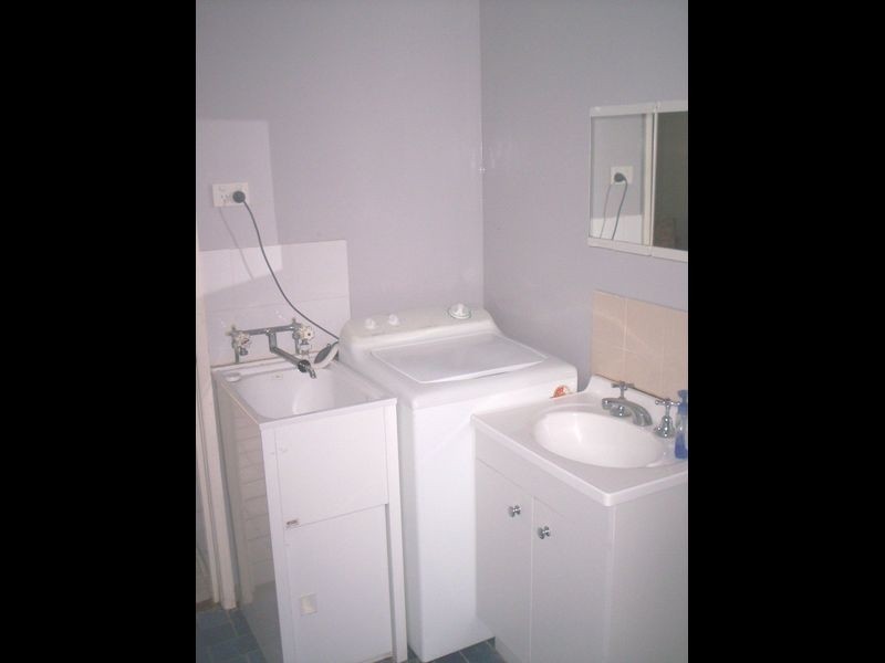 2/3 Pevny, Salisbury QLD 4107