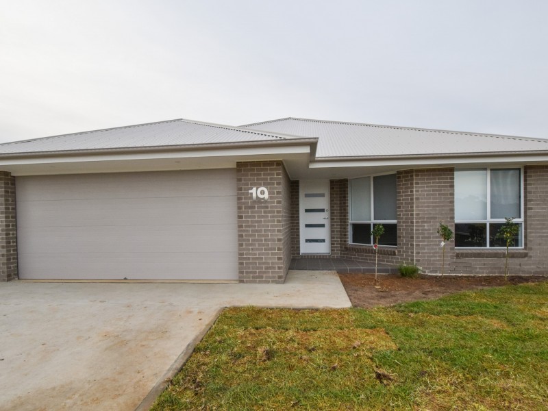 19 Jordan Place, Young NSW 2594
