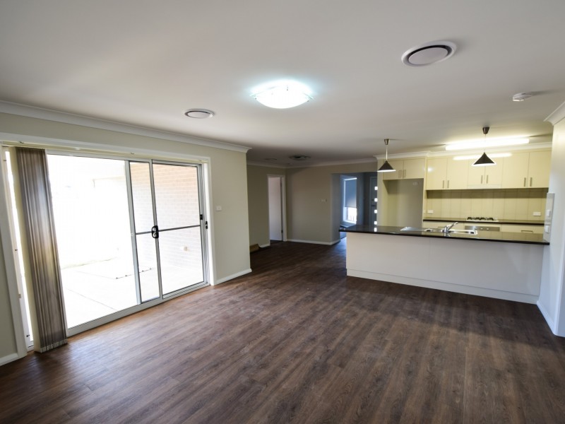 19 Jordan Place, Young NSW 2594