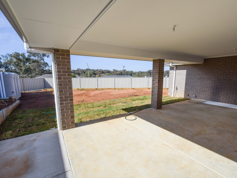 19 Jordan Place, Young NSW 2594
