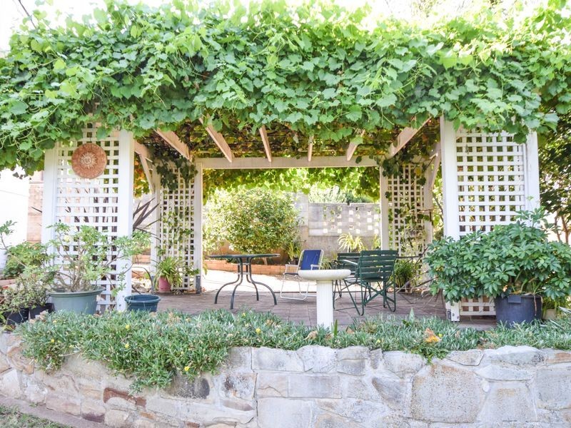 23 Fontenoy Street, Young NSW 2594