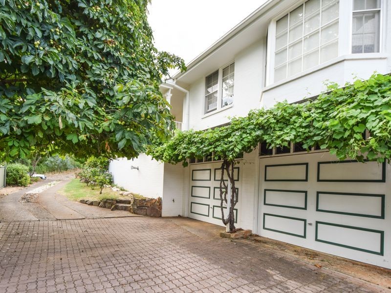 23 Fontenoy Street, Young NSW 2594