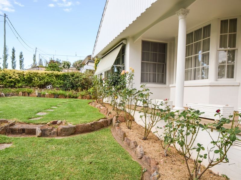 23 Fontenoy Street, Young NSW 2594