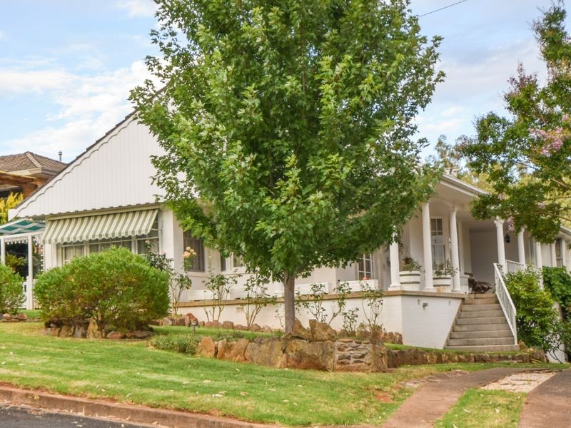 23 Fontenoy Street, Young NSW 2594