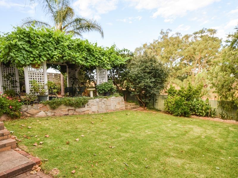 23 Fontenoy Street, Young NSW 2594