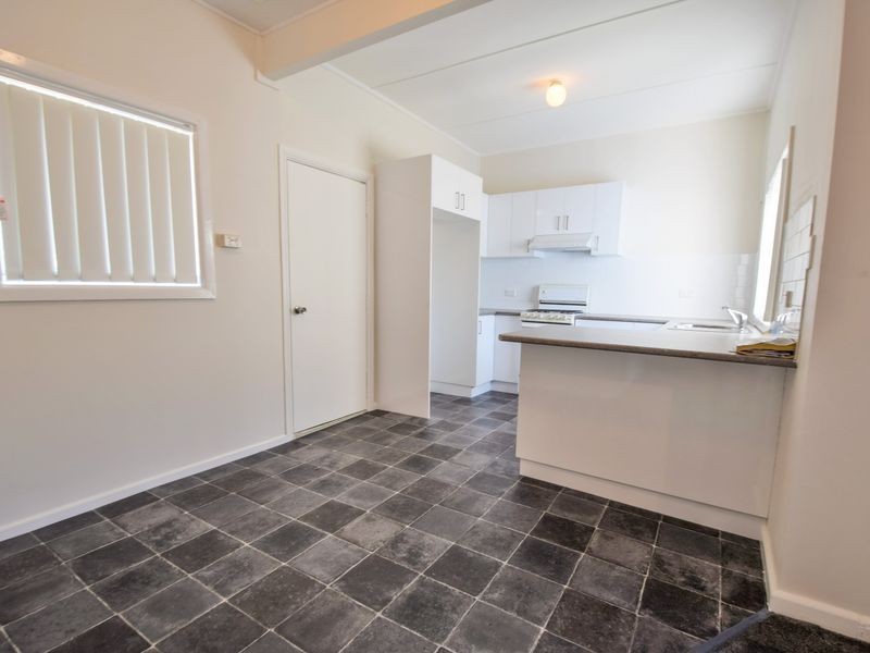 20 Blackett Avenue, Young NSW 2594