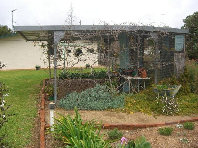 35 Nasmyth Street, Young NSW 2594