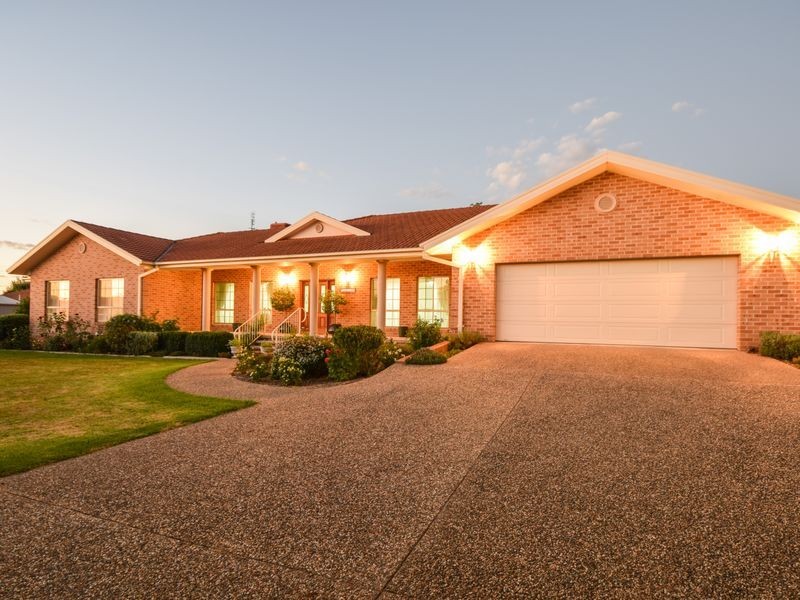 5 Toompang Street, Young NSW 2594