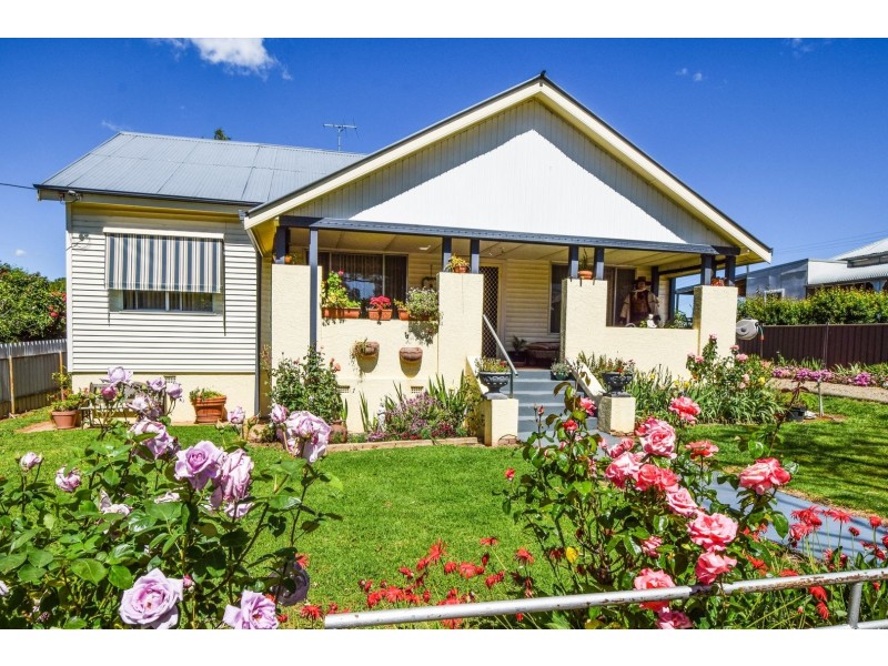 84 Wombat Street, Young NSW 2594