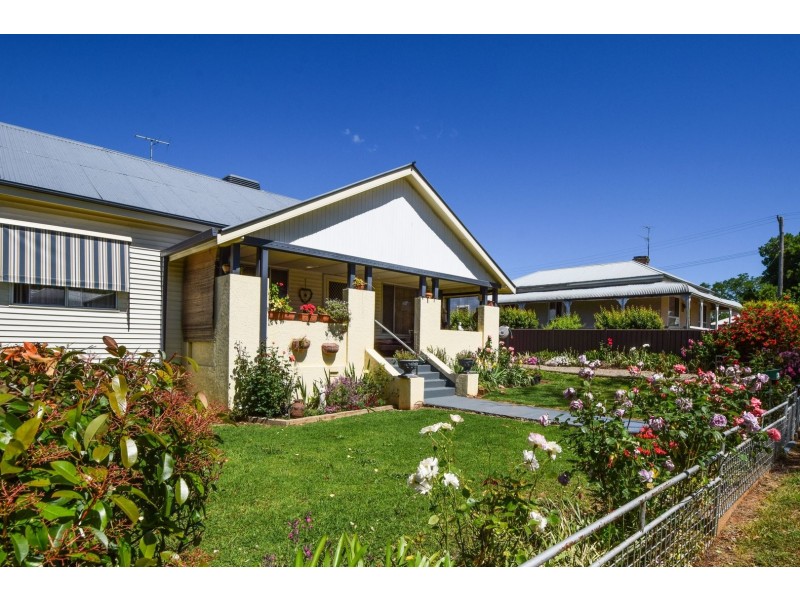 84 Wombat Street, Young NSW 2594