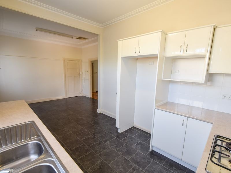 84 Wombat Street, Young NSW 2594