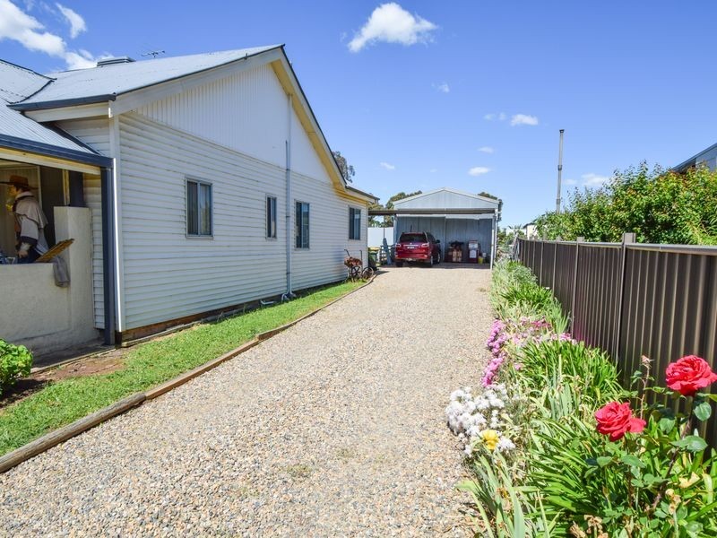 84 Wombat Street, Young NSW 2594