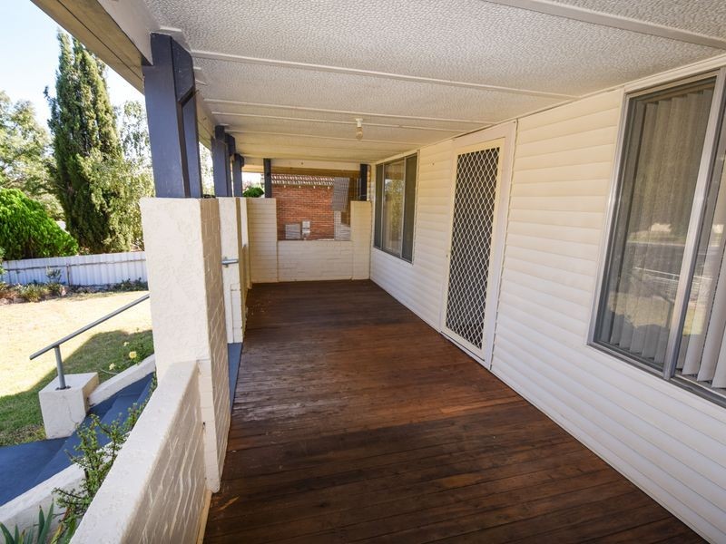 84 Wombat Street, Young NSW 2594