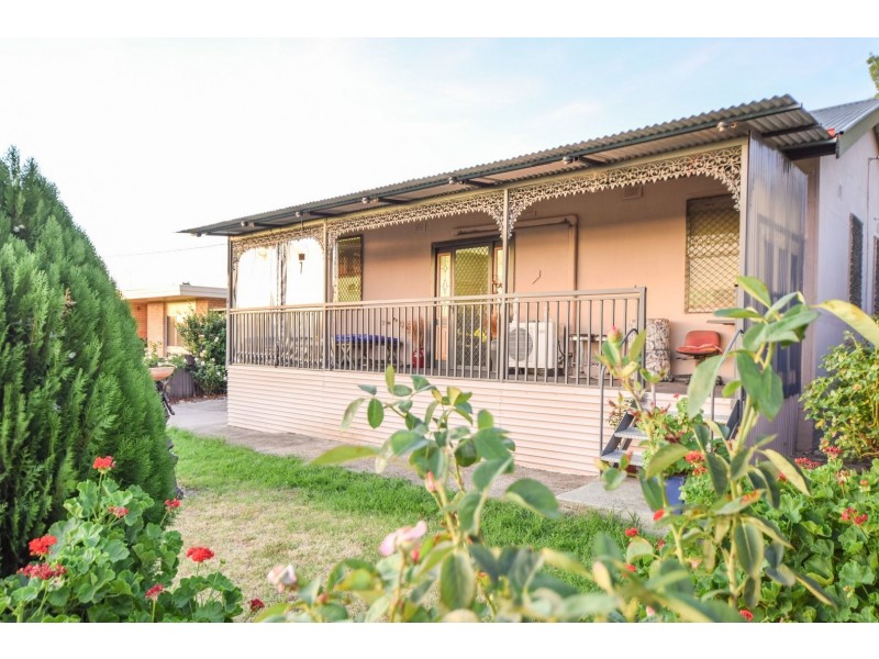 157 Edwards Street, Young NSW 2594