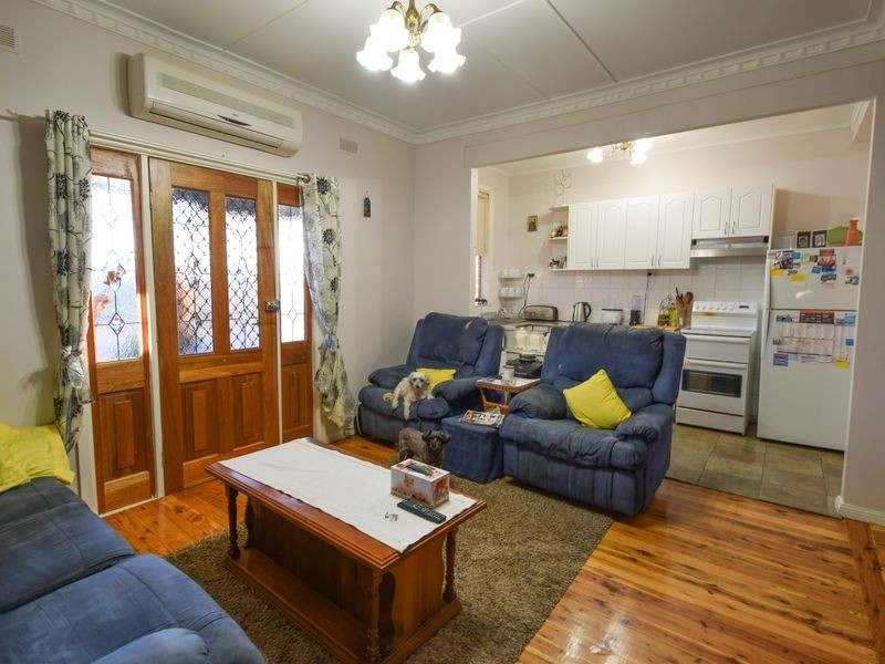 157 Edwards Street, Young NSW 2594