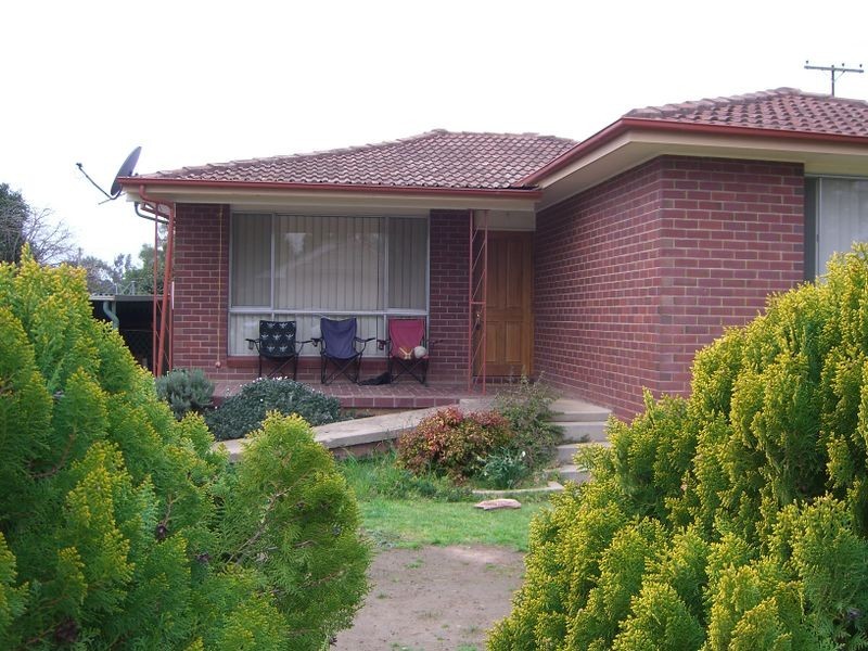 24 Murringo Street, Young NSW 2594