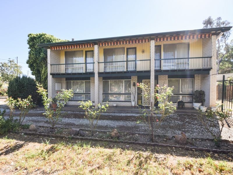 57 Blackett Avenue, Young NSW 2594