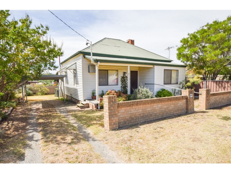 7 Currawong Street, Young NSW 2594