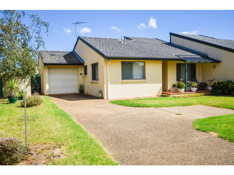 7/77 Thornhill Street, Young NSW 2594