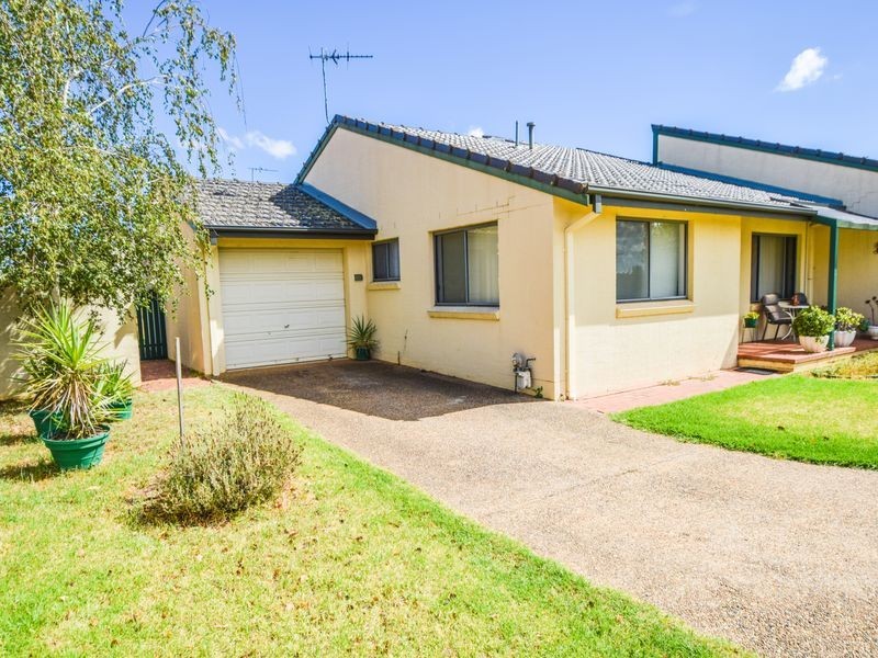 7/77 Thornhill Street, Young NSW 2594