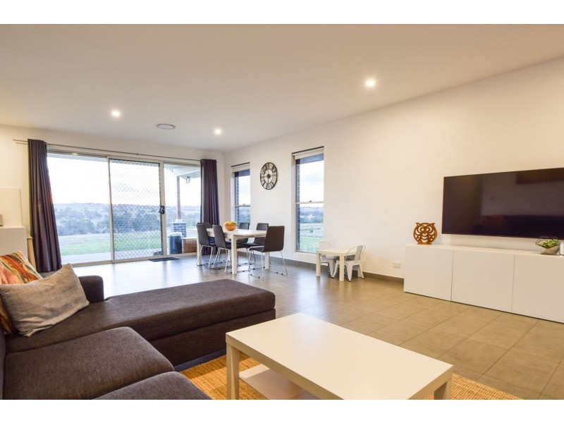 109 Dananbilla Drive, Young NSW 2594