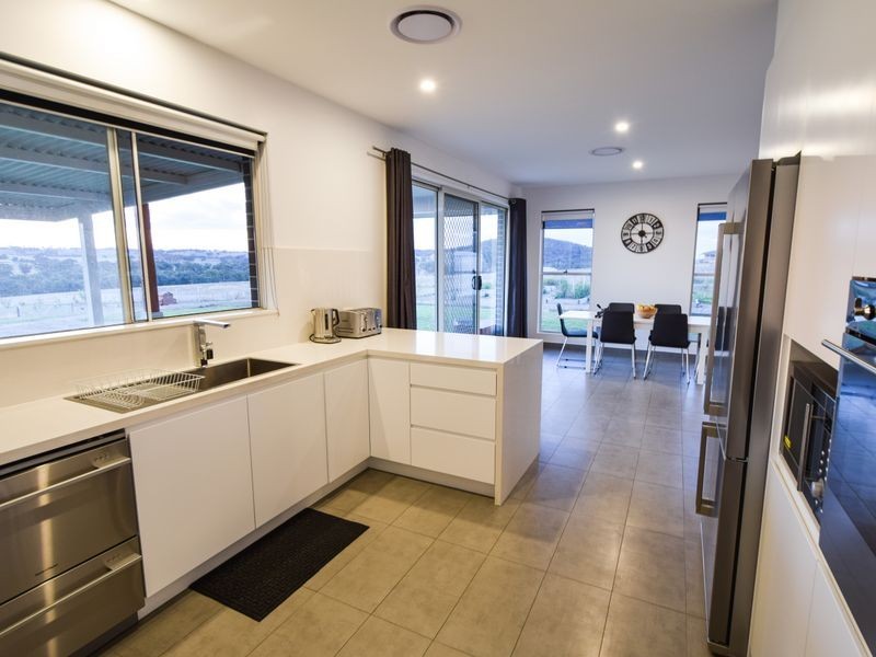 109 Dananbilla Drive, Young NSW 2594