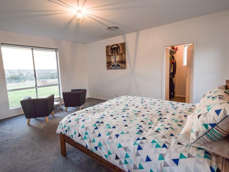 109 Dananbilla Drive, Young NSW 2594