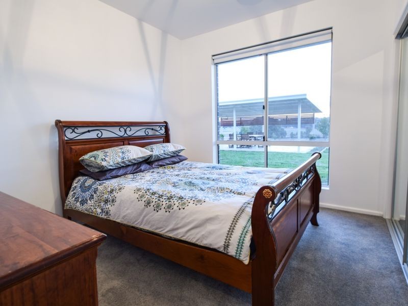 109 Dananbilla Drive, Young NSW 2594