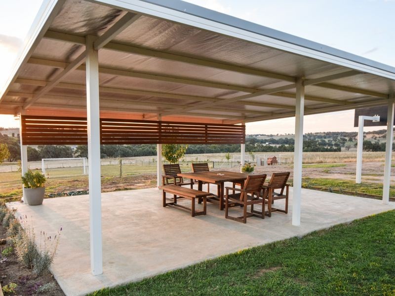 109 Dananbilla Drive, Young NSW 2594