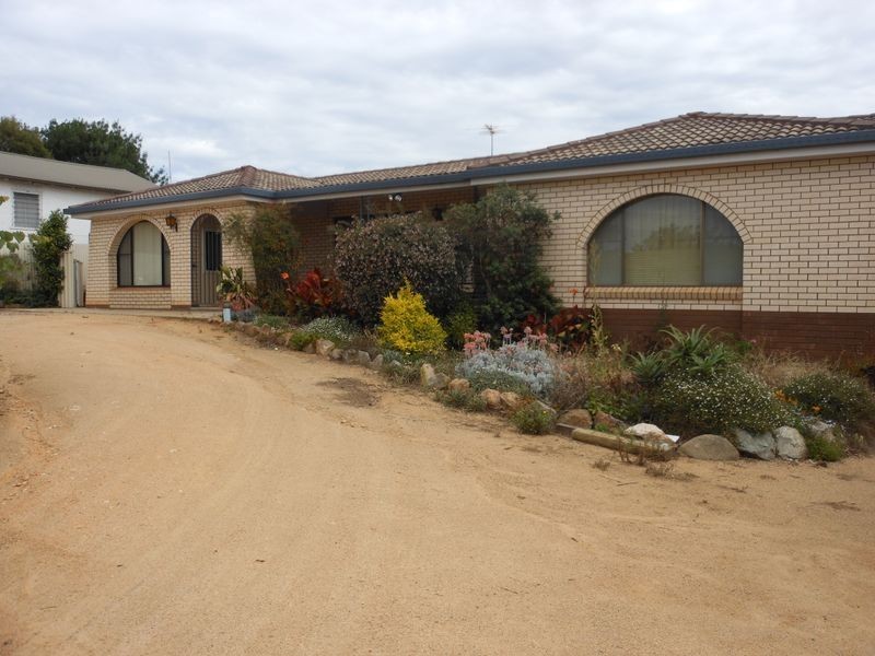 26 William Street, Young NSW 2594