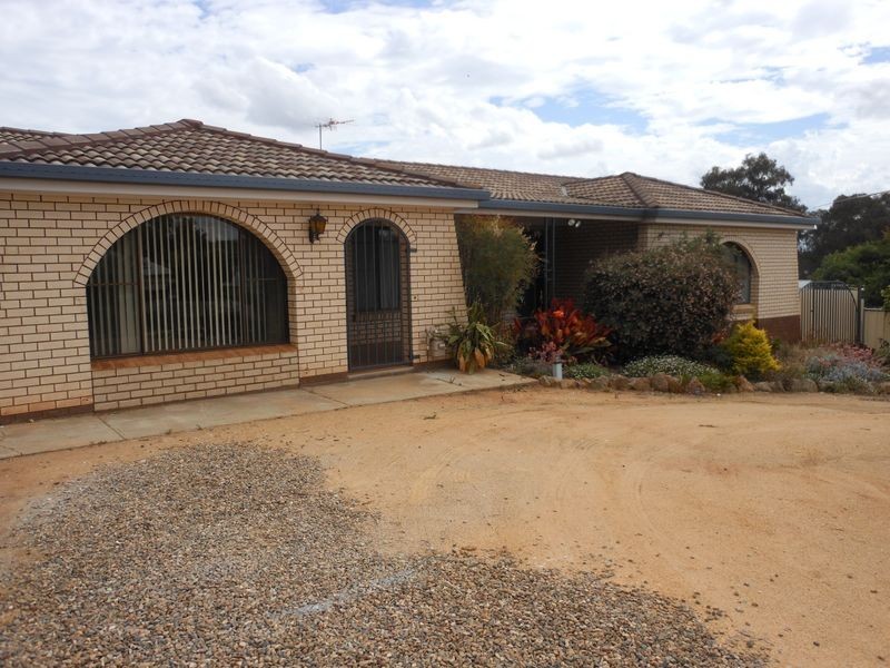 26 William Street, Young NSW 2594