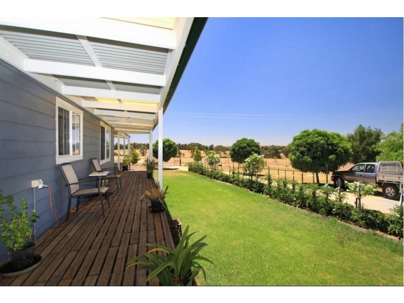 215 Bribbaree Rd Maimuru, Young NSW 2594